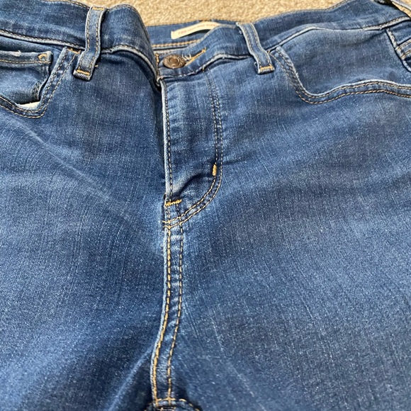Levi’s 720 high rise super skinny jeans. Size 28. - Picture 5 of 9
